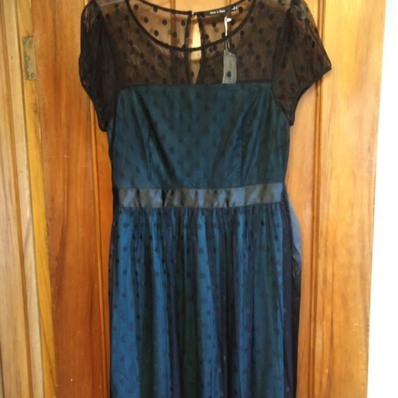 Doe & Rae Endearing Engagement dress - Picture 2 of 6